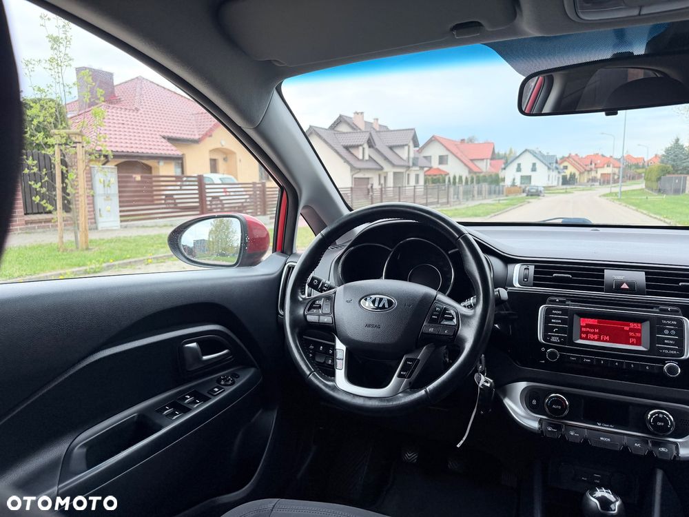 Kia Rio - 16