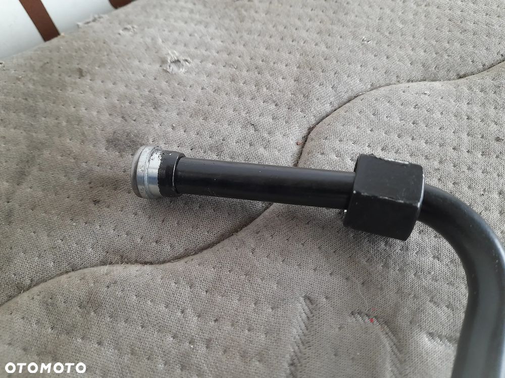 Przewód olejowy John Deere LVA22302 - 3