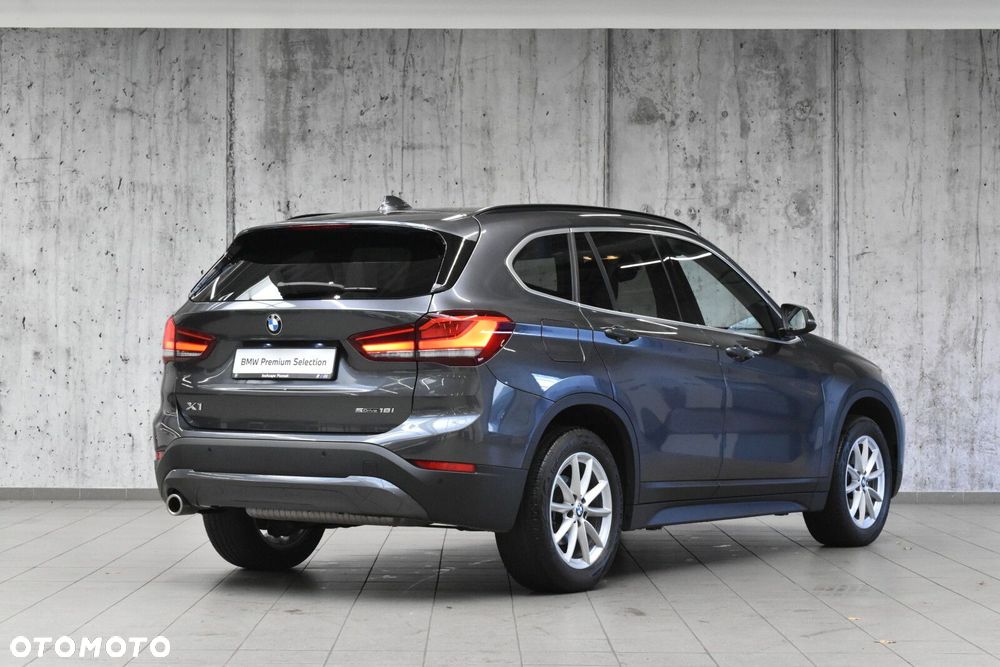 BMW X1 sDrive18i Business Edition - 3