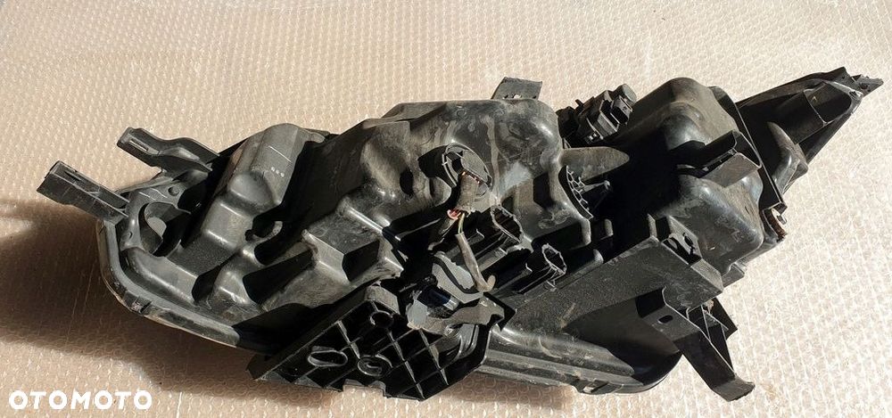 Nissan Qashqai Reflektor Prawy KOITO100-19011 - 3