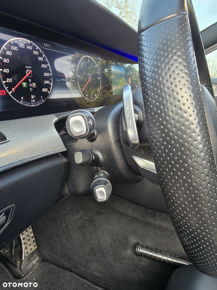 Mercedes-Benz Klasa E 220 d 4-Matic 9G-TRONIC - 29