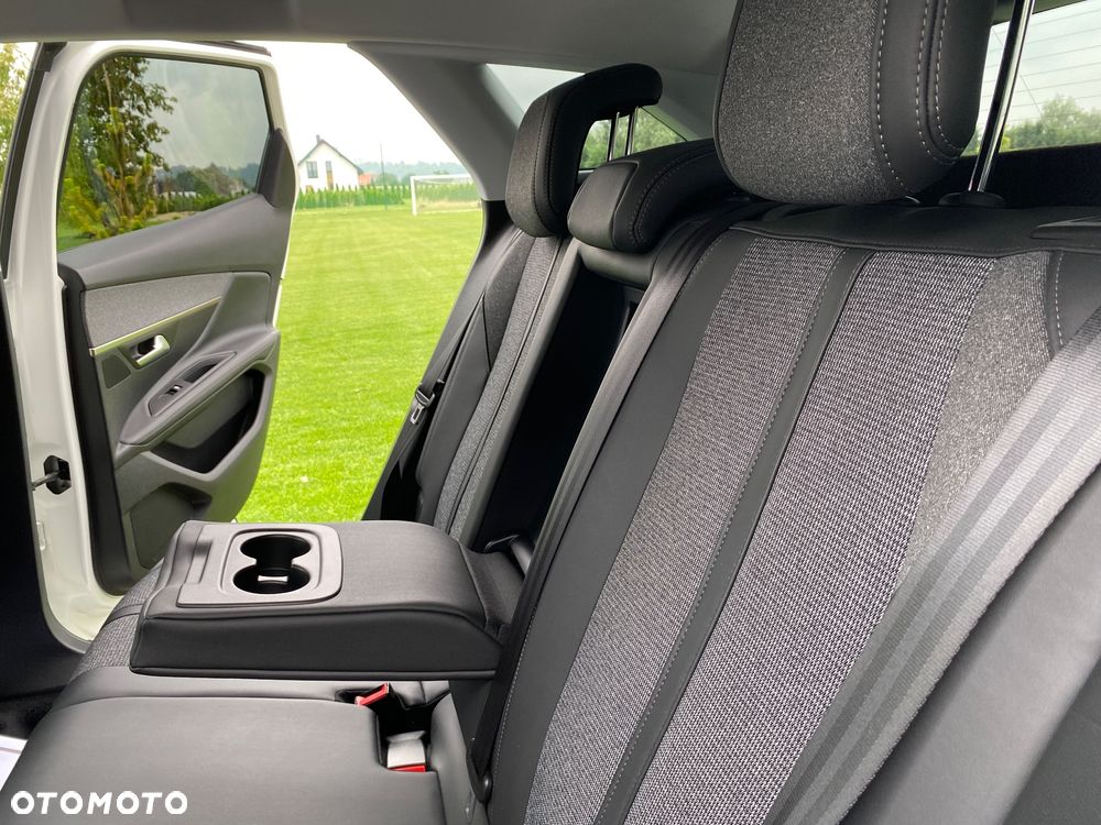 Peugeot 3008 1.2 PureTech GPF Allure S&S EAT8 - 33