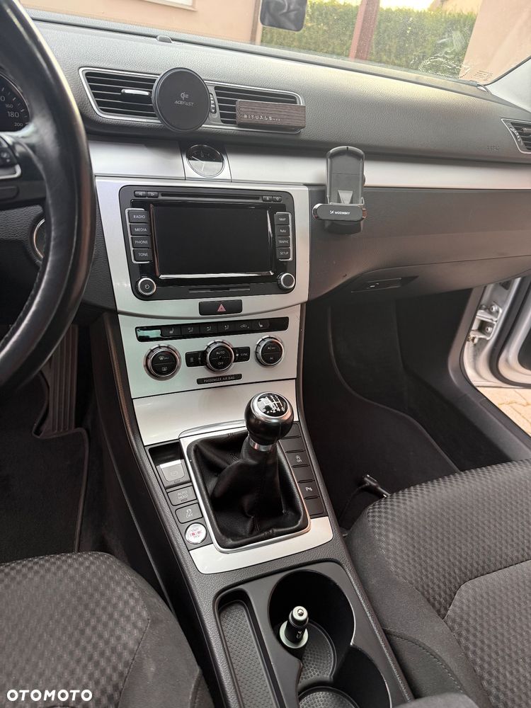 Volkswagen Passat 1.6 TDI Comfortline - 7