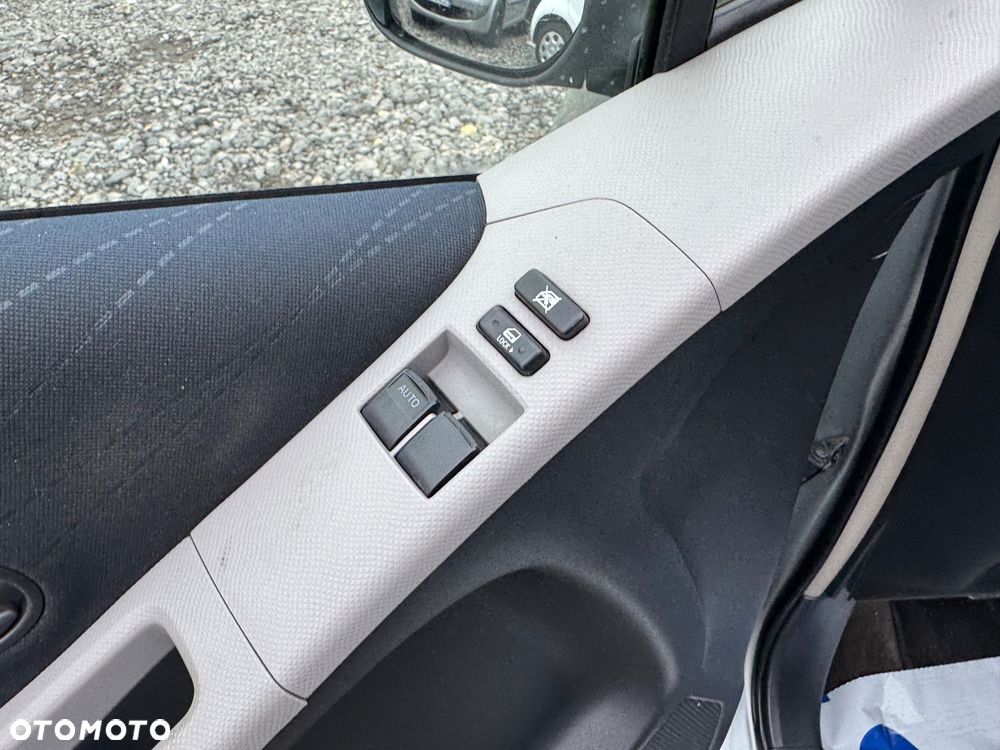 Toyota Yaris 1.3 Sol Premium - 9