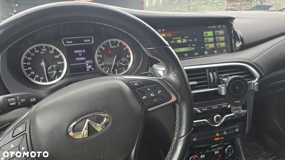 Infiniti QX30 - 6