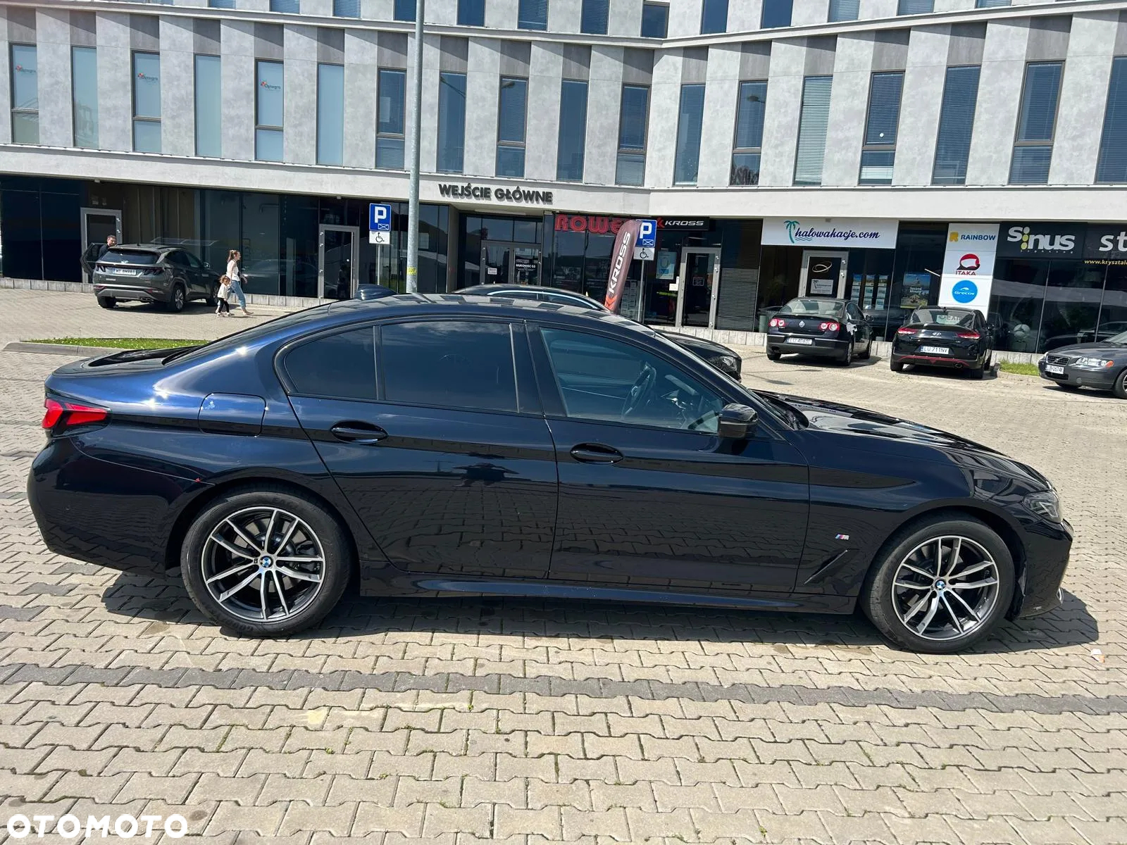 BMW Seria 5 520d M Sport - 8