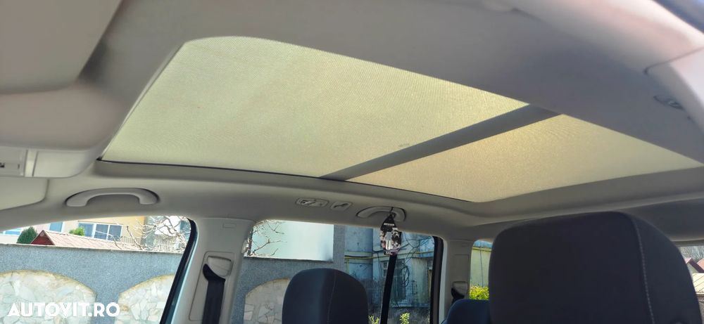 Volkswagen Touran 2.0 TDI DPF Life - 8