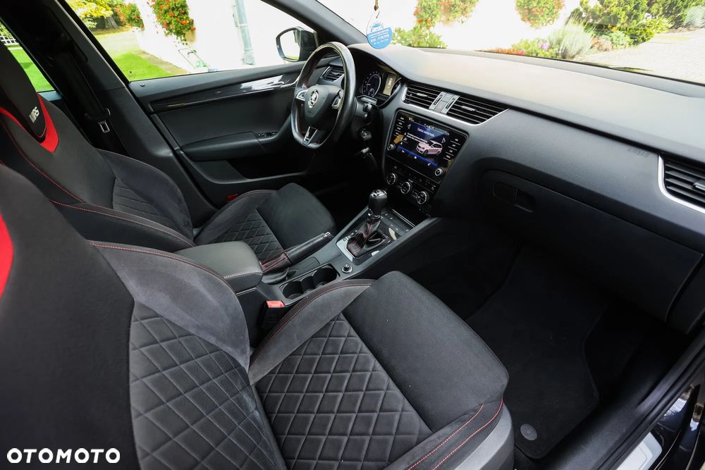 Skoda Octavia 2.0 TDI RS DSG - 23