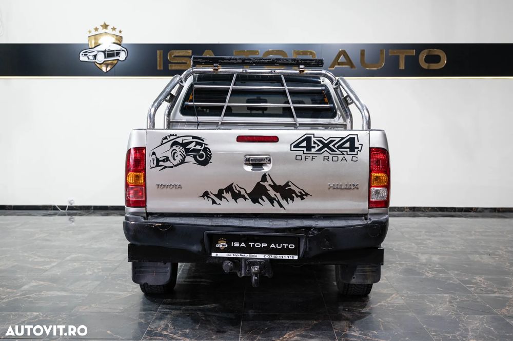 Toyota Hilux 4x4 Double Cab Sol - 25