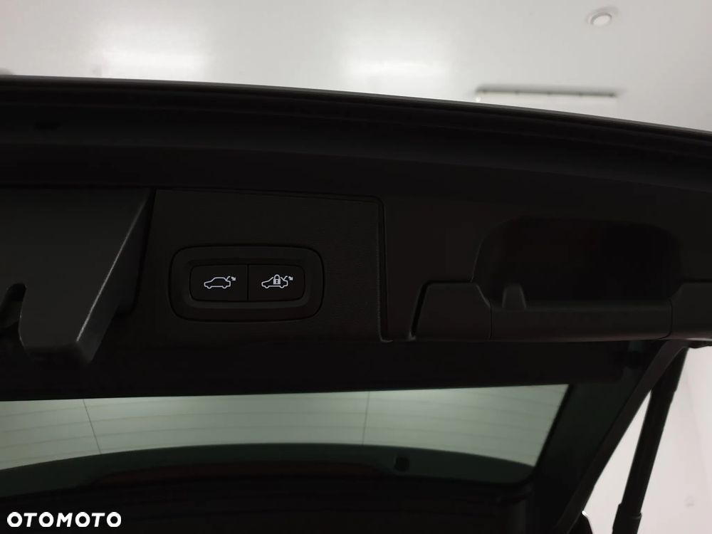Volvo XC 60 B4 D Geartronic RDesign - 36