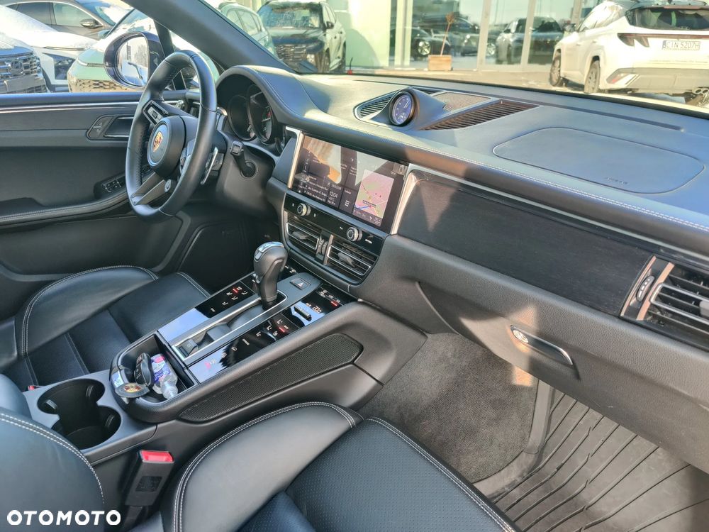 Porsche Macan Standard - 12
