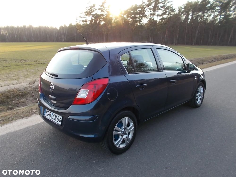 Opel Corsa 1.2 16V Cosmo - 6