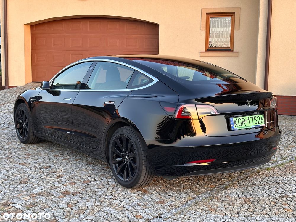 Tesla Model 3 - 9