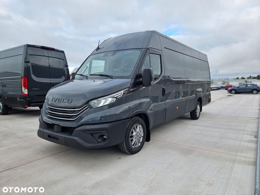 Iveco Daily Furgon 35S18HA8V 3.0 180KM AT8 - 3