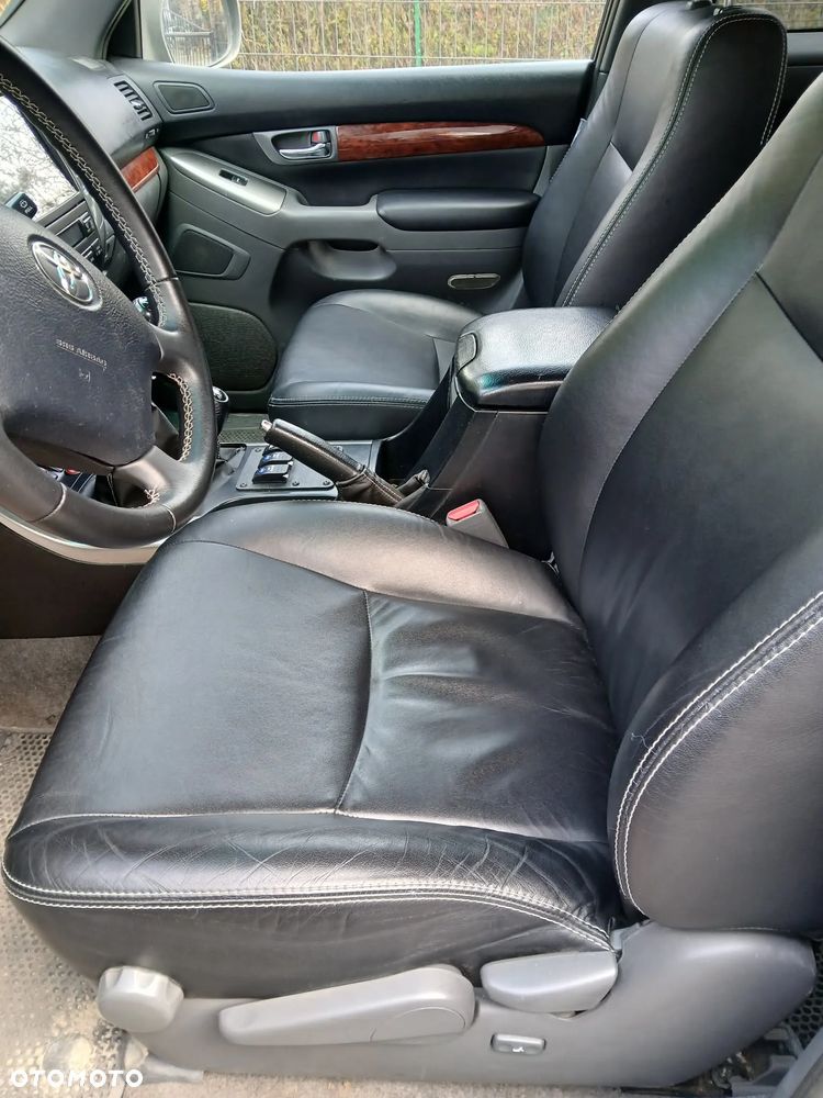 Toyota Land Cruiser - 5