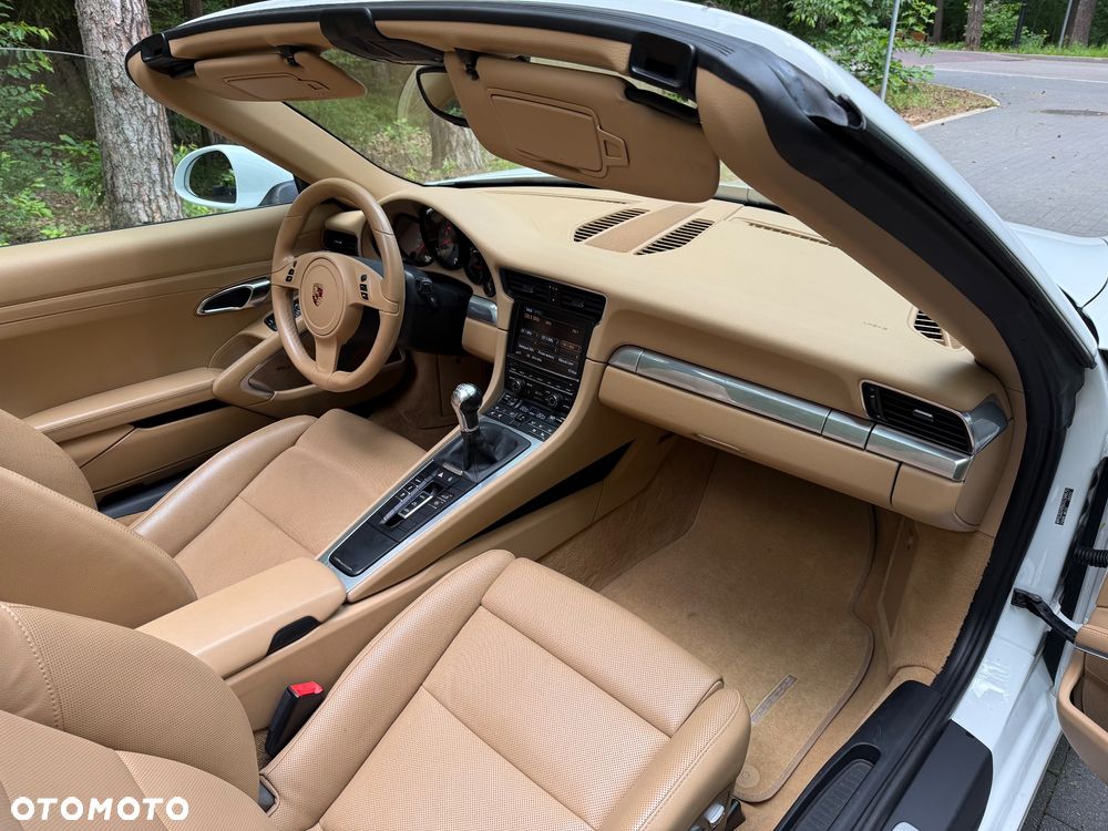 Porsche 911 Carrera S - 12