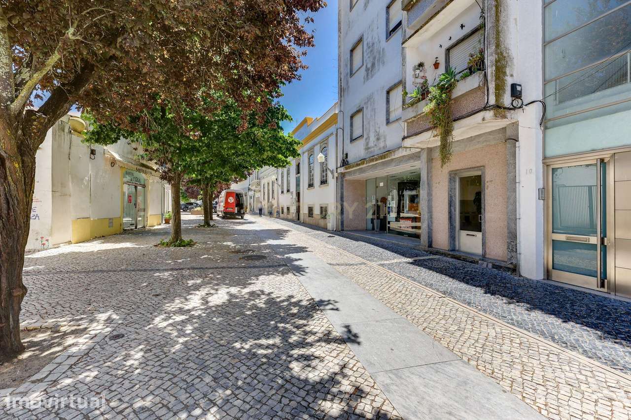 Loja com 172m2 ABC, Centro de Beja, cave e espaço aberto - Grande imagem: 3/6