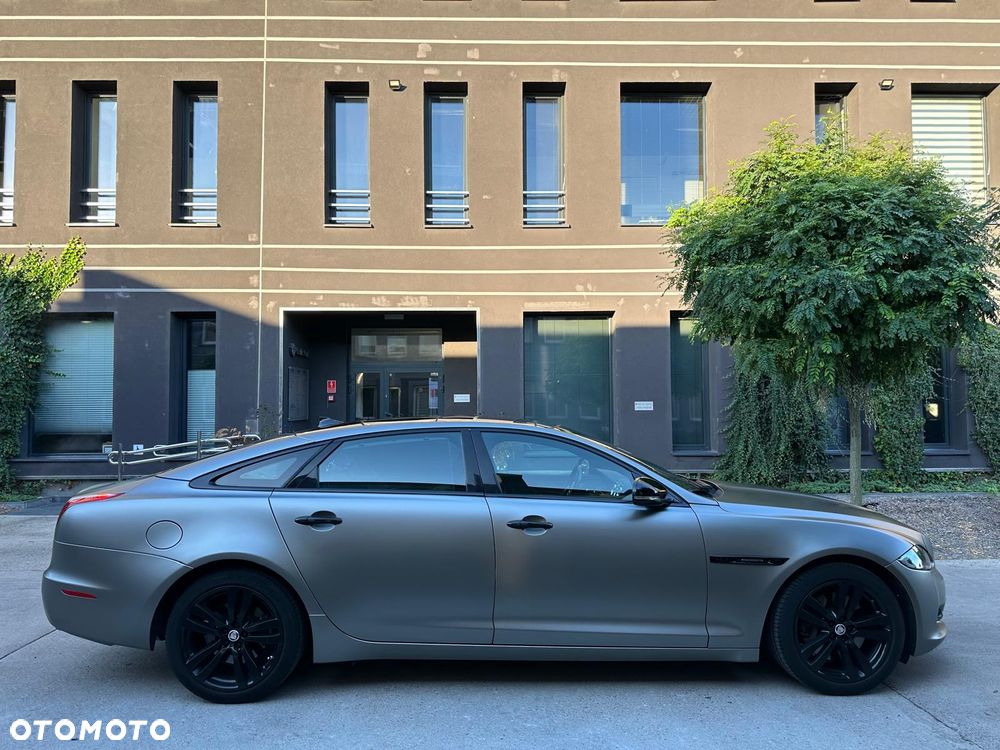 Jaguar XJ 3.0 T AWD LWB Portfolio - 5