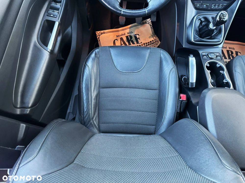 Ford Kuga 1.6 EcoBoost 2x4 Titanium - 19