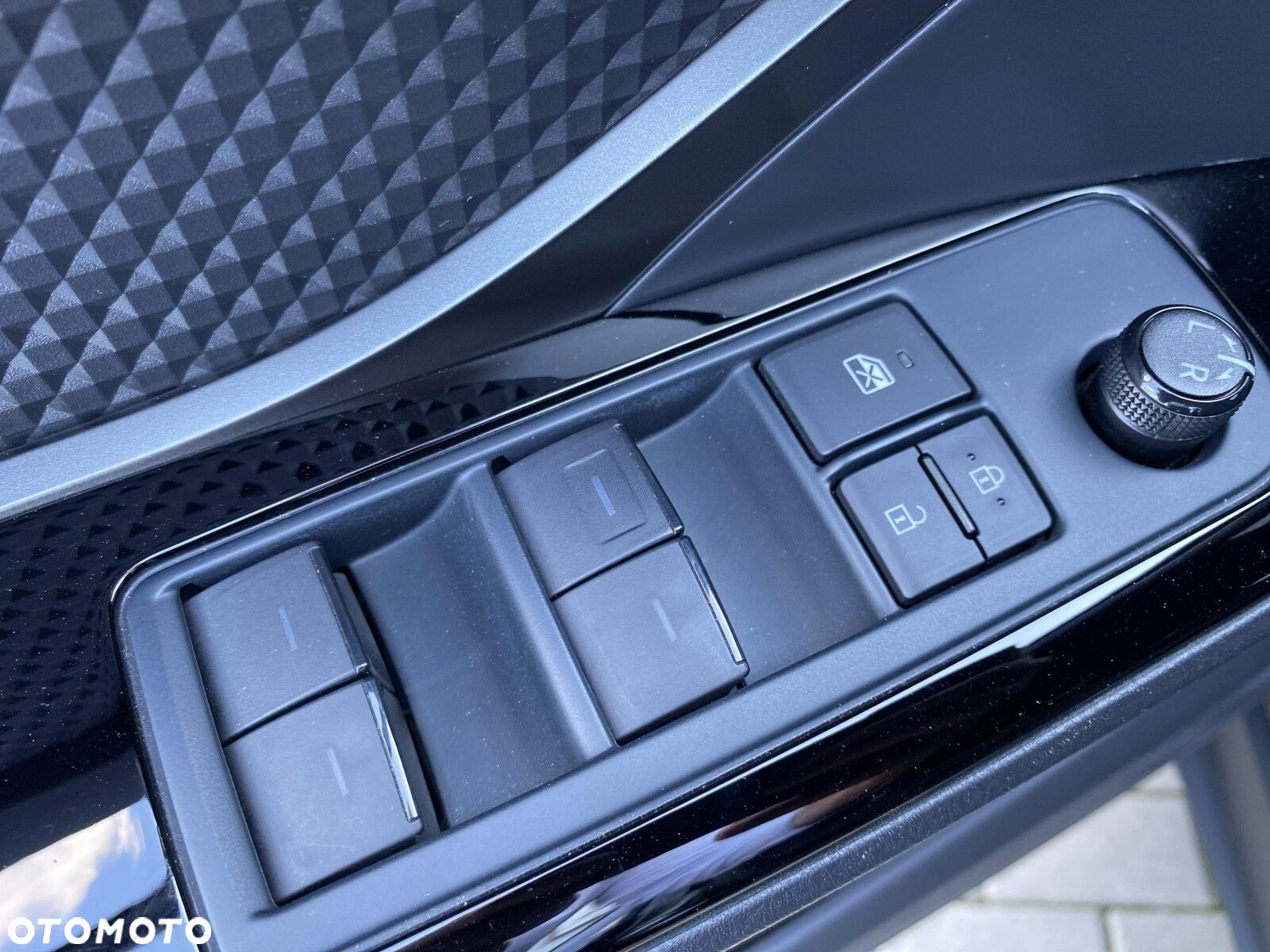Toyota C-HR - 12