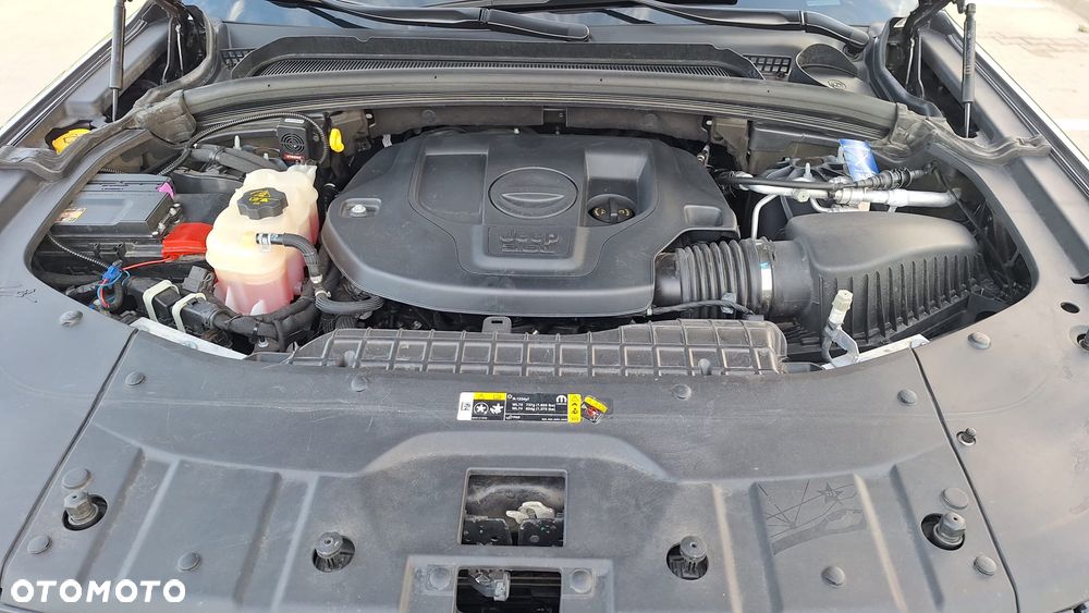 Jeep Grand Cherokee - 16