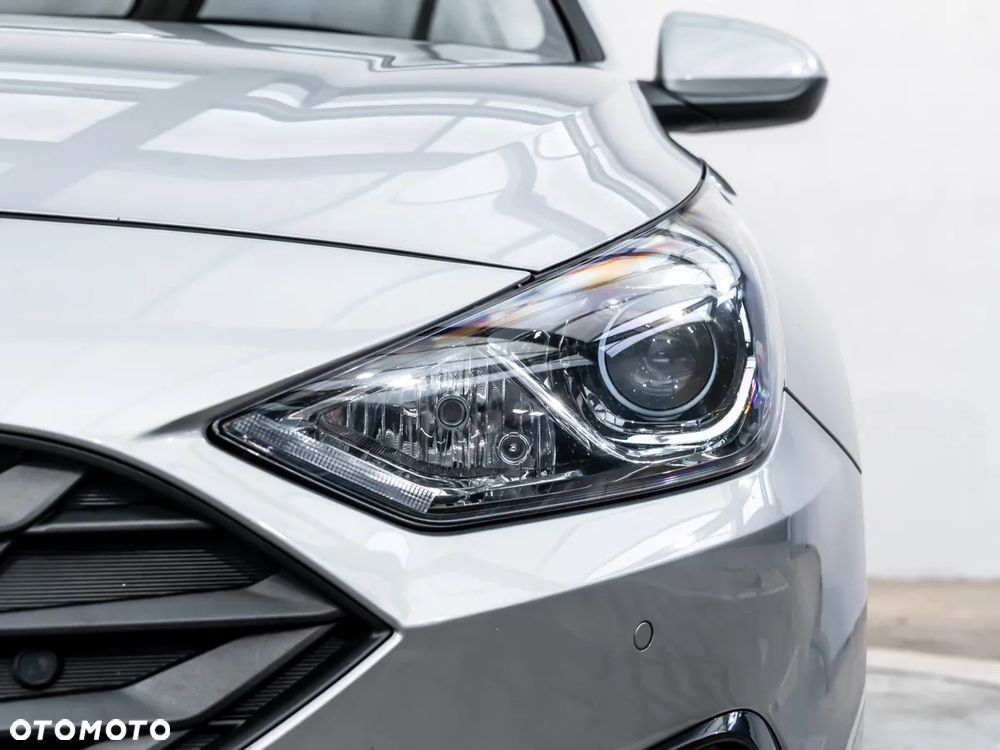 Hyundai i30 1.5 DPI Classic + - 9