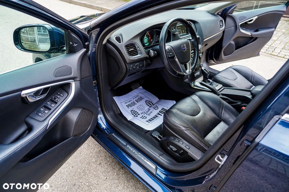 Volvo V40 D4 Geartronic Summum - 23