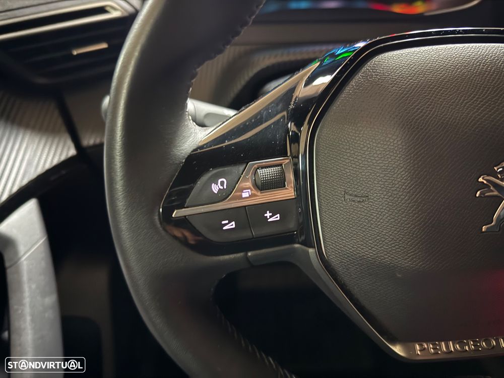 Peugeot e-2008 Allure - 18