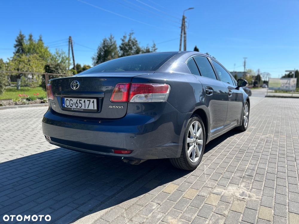 Toyota Avensis 1.8 Luna - 4
