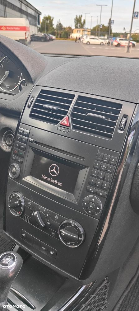 Mercedes-Benz Klasa A 160 BlueEFFICIENCY Elegance - 25