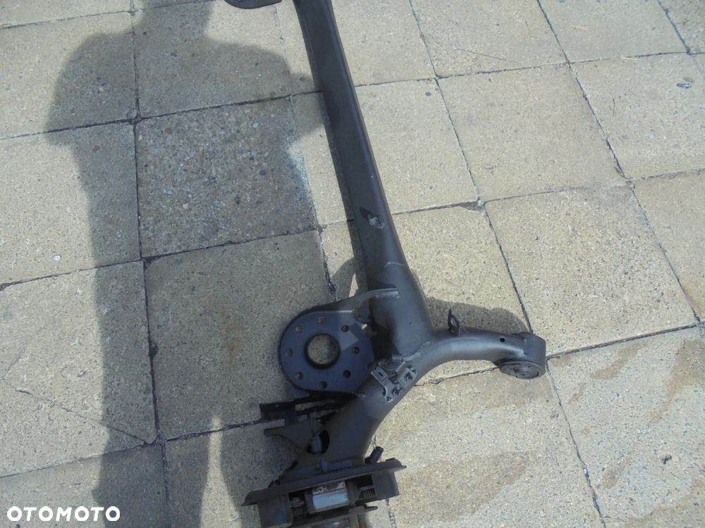 tylna belka toyota yaris 2 - 5