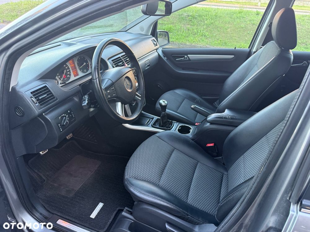 Mercedes-Benz Klasa B 180 BlueEFFICIENCY SPORT EDITION - 10