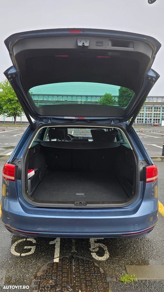 Volkswagen Passat - 13