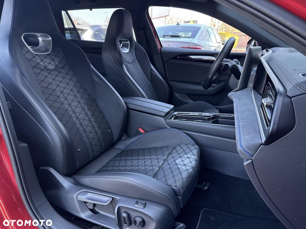 Volkswagen Passat Variant 2.0 TDI SCR R-Line DSG - 12