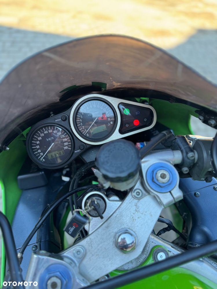Kawasaki ZXR - 8