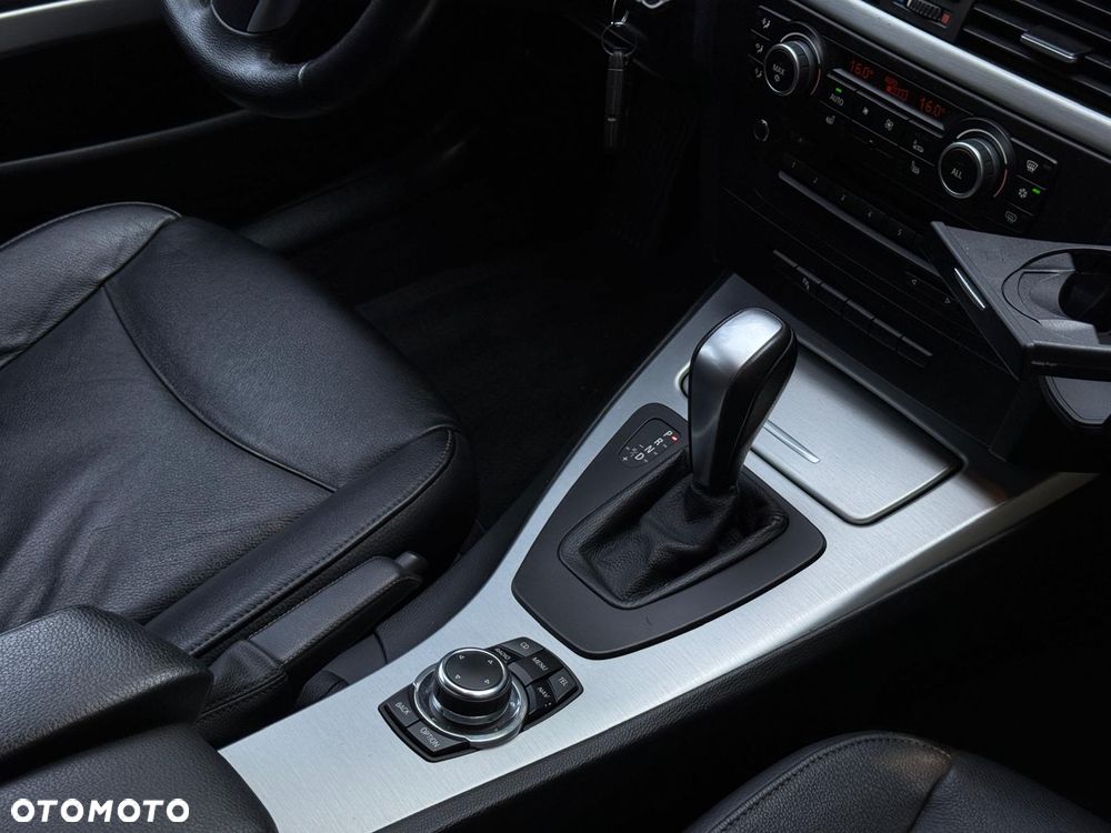 BMW Seria 3 318d DPF Edition Exclusive - 19