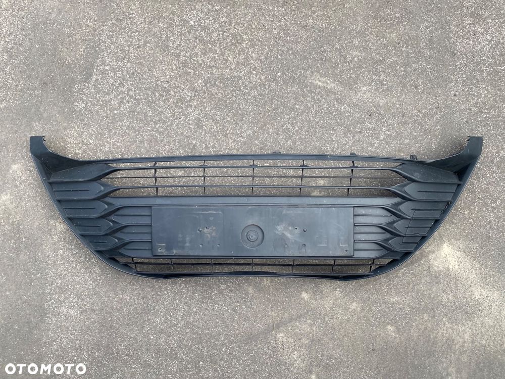 TOYOTA YARIS 3 III Lift 17-  krata środkowa ZDERZAKA przedniego ATRAPA PRZEDNIA grill  KRATKA W ZDERZAK  przedni wlot powietrza przód 53102-0D120  53112-0D820  6319-A291 - 5