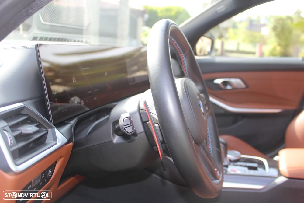 BMW M3 Competition xDrive Pack 50 anos M - 17
