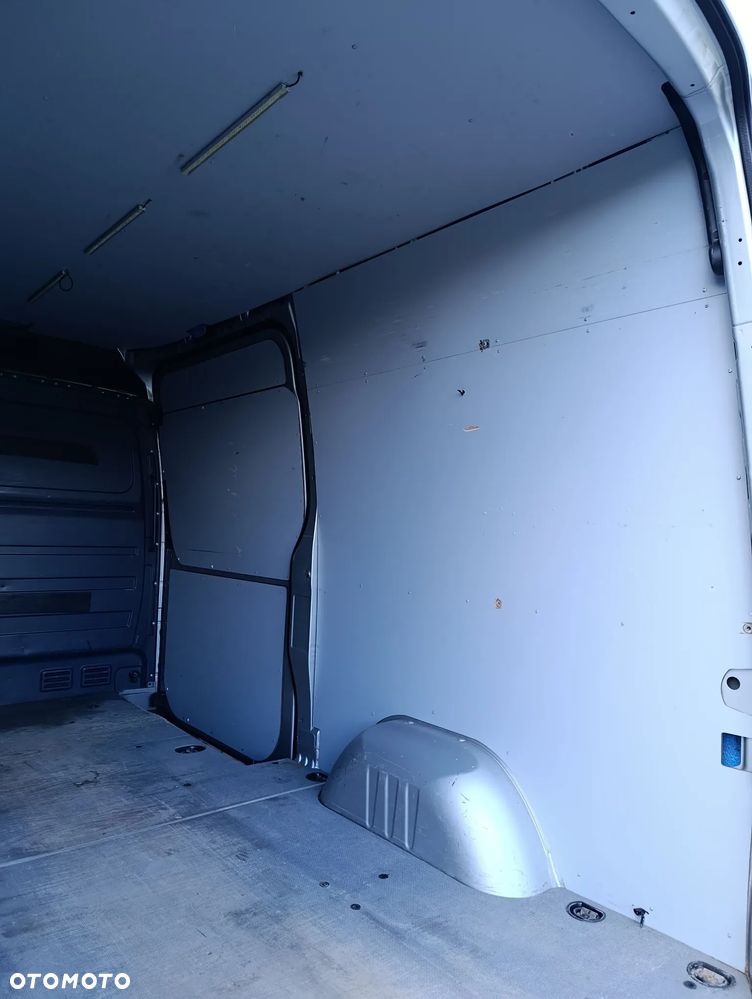 Volkswagen Crafter - 16