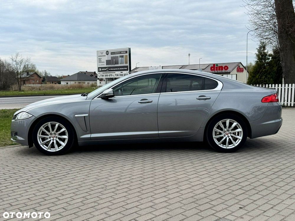 Jaguar XF 2.2 D Luxury - 12