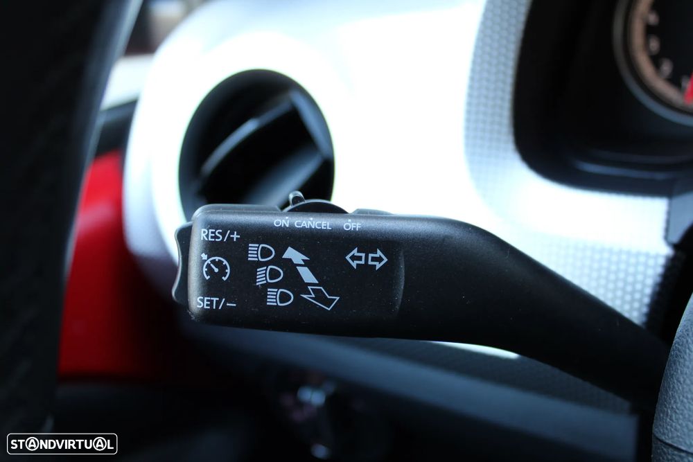 VW Up! 1.0 BMT High Auto - 20