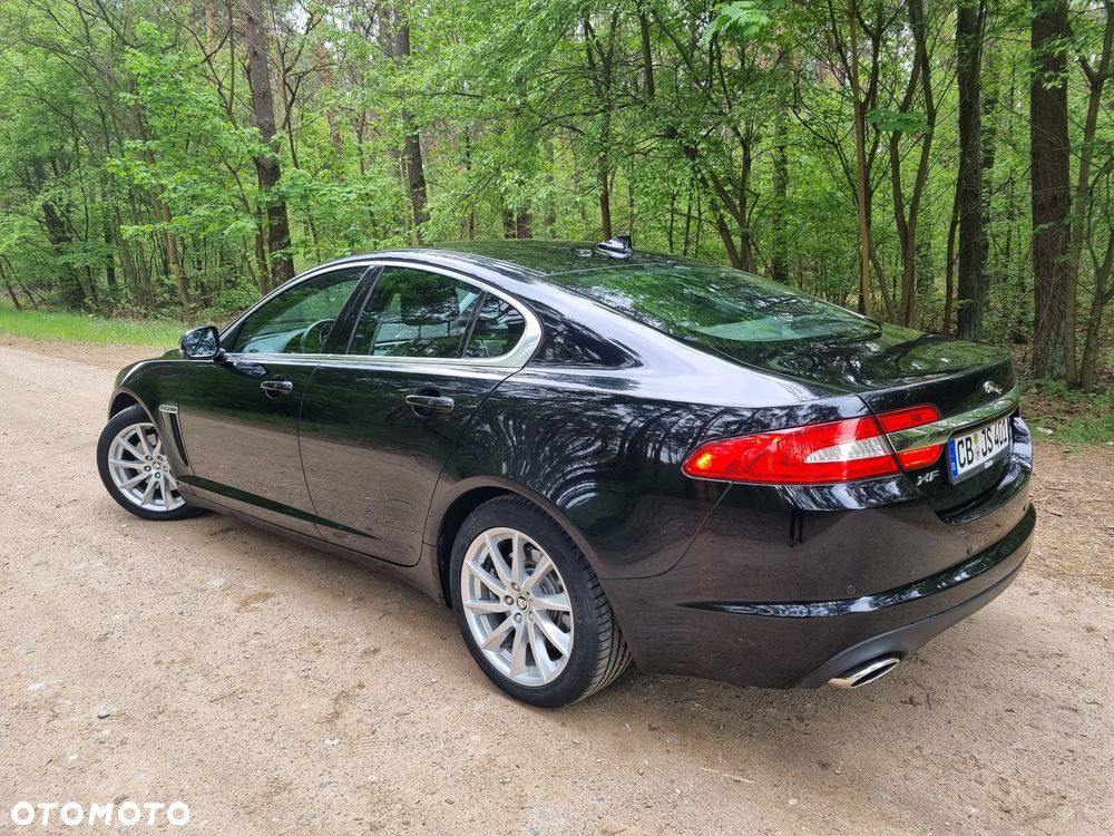 Jaguar XF 3.0 V6 D Premium Luxury - 24
