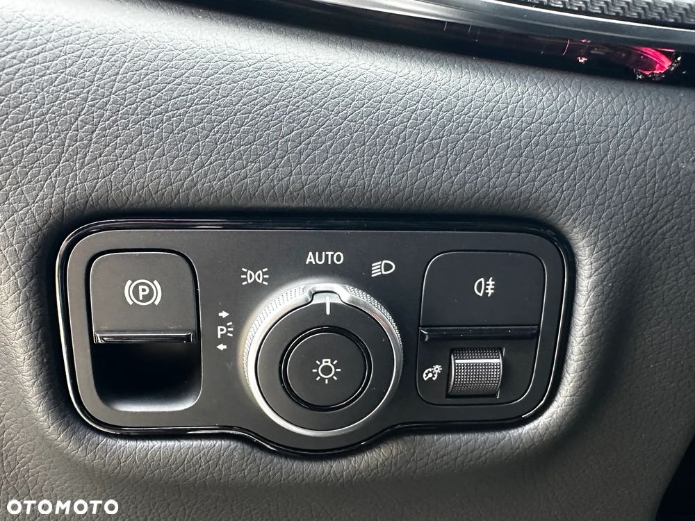 Mercedes-Benz Klasa V 300 d 4-Matic 9G-Tronic Exclusive (d³ugi) - 12