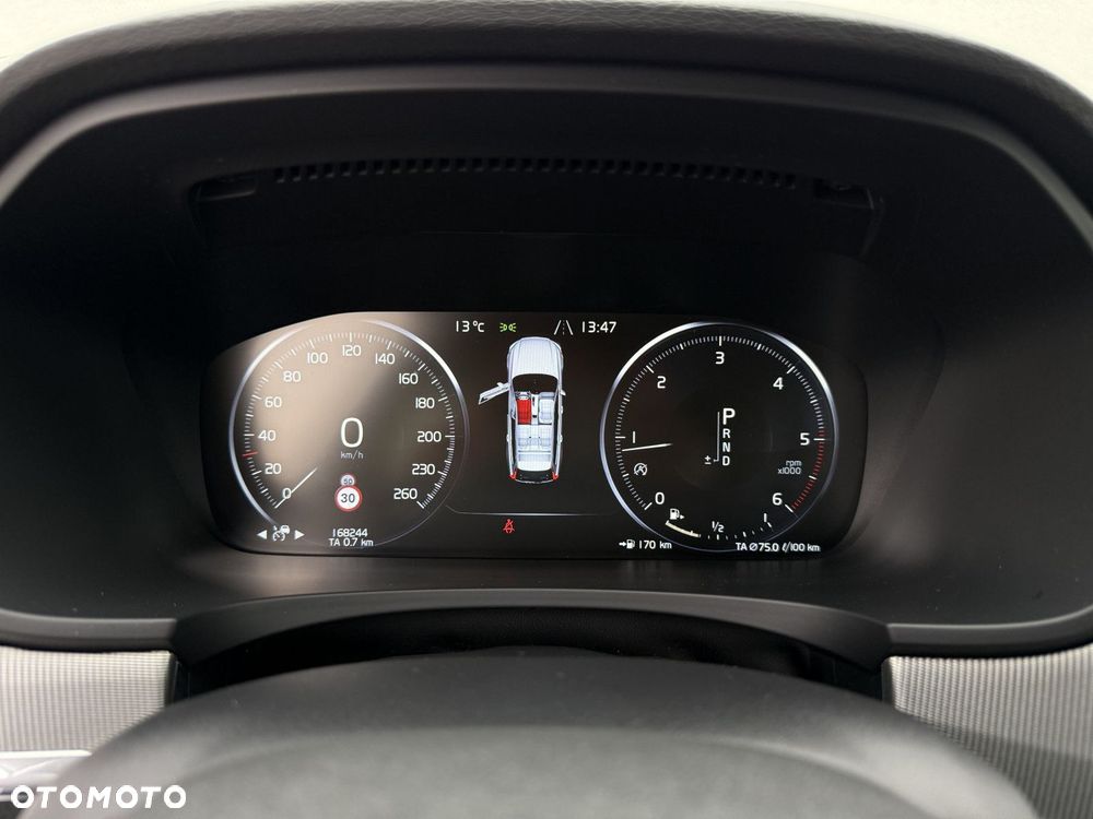 Volvo V90 Cross Country - 17