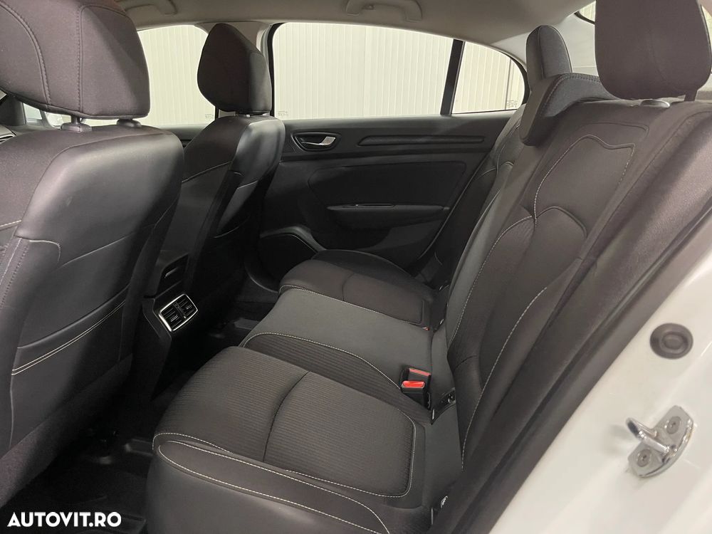 Renault Megane TCe EDC Zen - 11