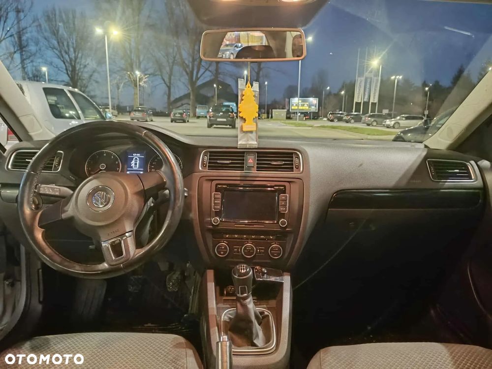 Volkswagen Jetta 1.2 TSI BMT Comfortline - 11