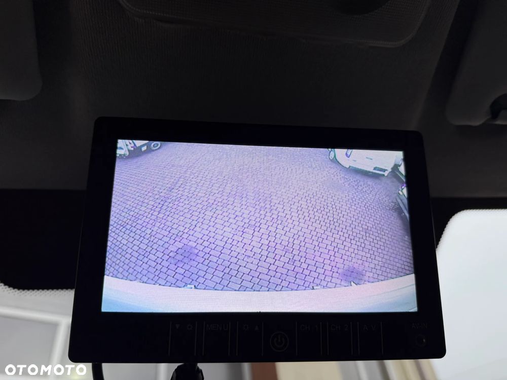 Iveco Daily Izoterma Winda - 25