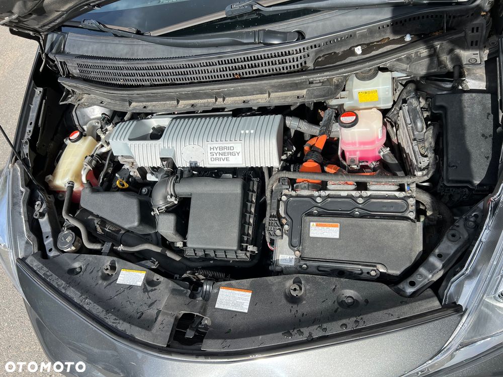 Toyota Prius+ (Hybrid) Executive - 10