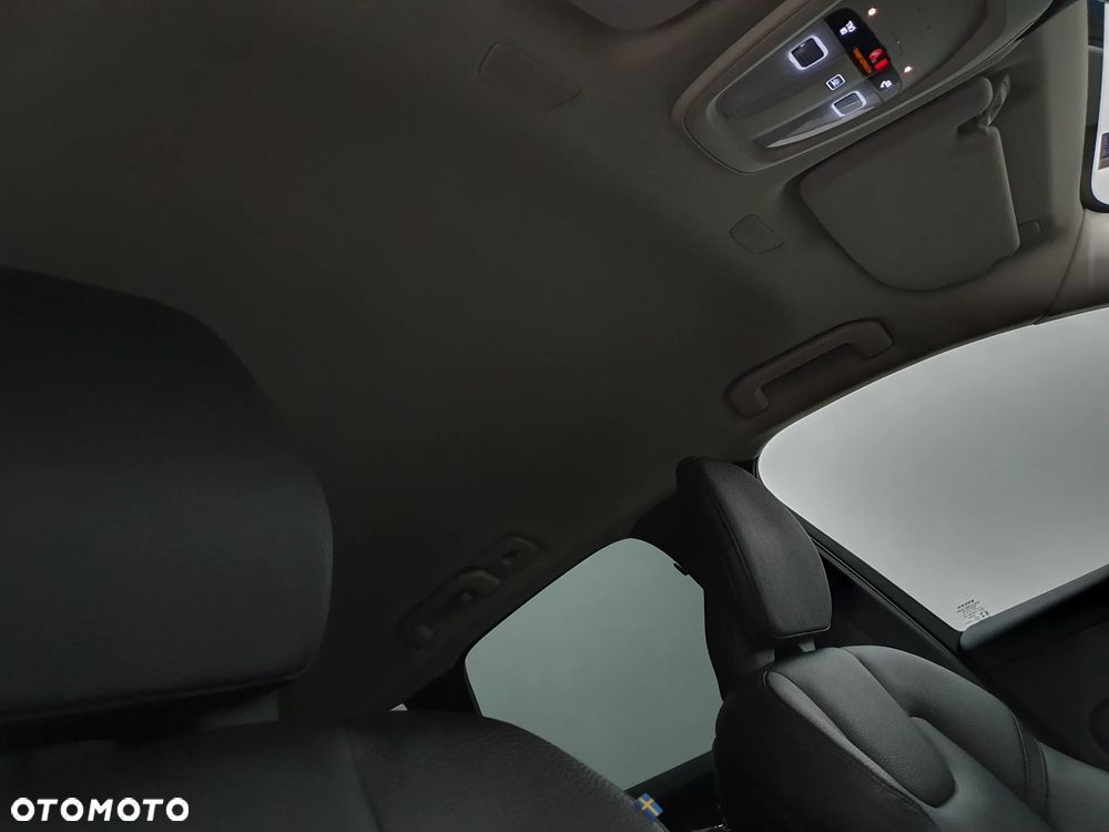 Volvo XC 60 B4 D AWD Geartronic Inscription - 25