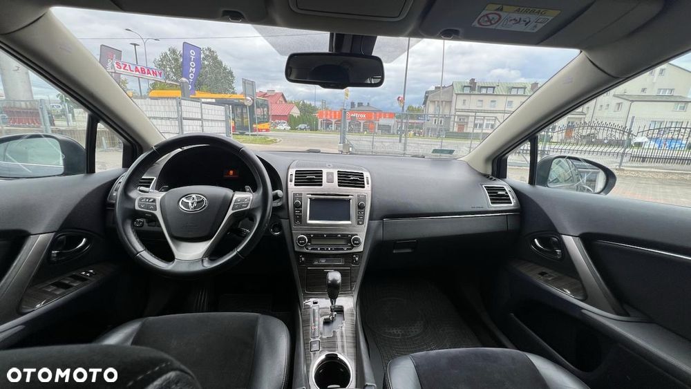 Toyota Avensis 2.2 D-CAT Premium - 8